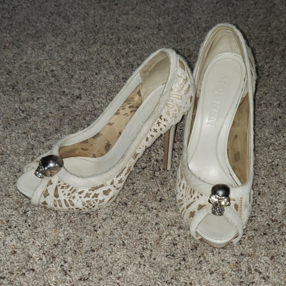 Alexander McQueen peep toe cream heels like new